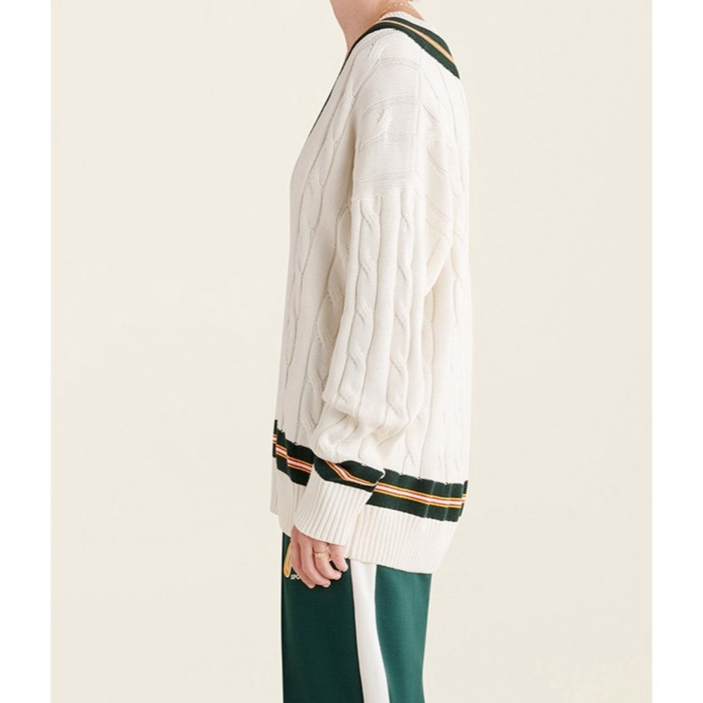 Roots Cable-Knit V-Neck Cricket Sweater with Green and Tan TrimSize Large - Picture 3 of 11